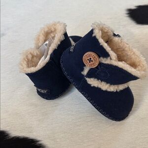NEW❄️⛄️❄️UGG Navy Blue Baby Booties with Shearling Trim 2/3